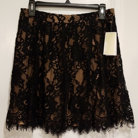 💕MICHAEL MICHAEL KORS💕 Black Scallop Lace Skirt - Picture 4 of 8